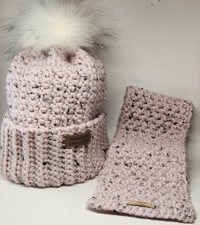 Blush Tweed (6" White PomPom)